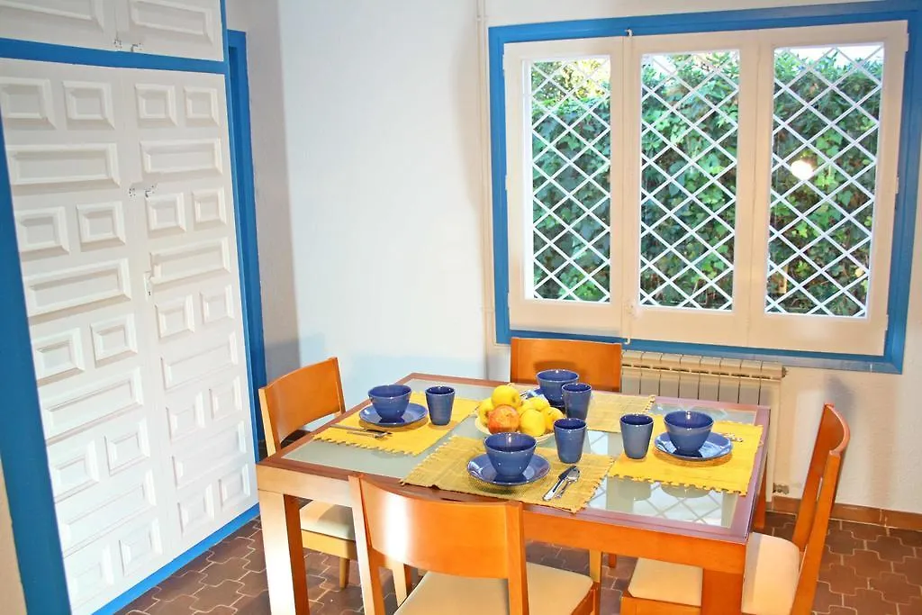 Dom wakacyjny Superb Seafront Villa Cambrils